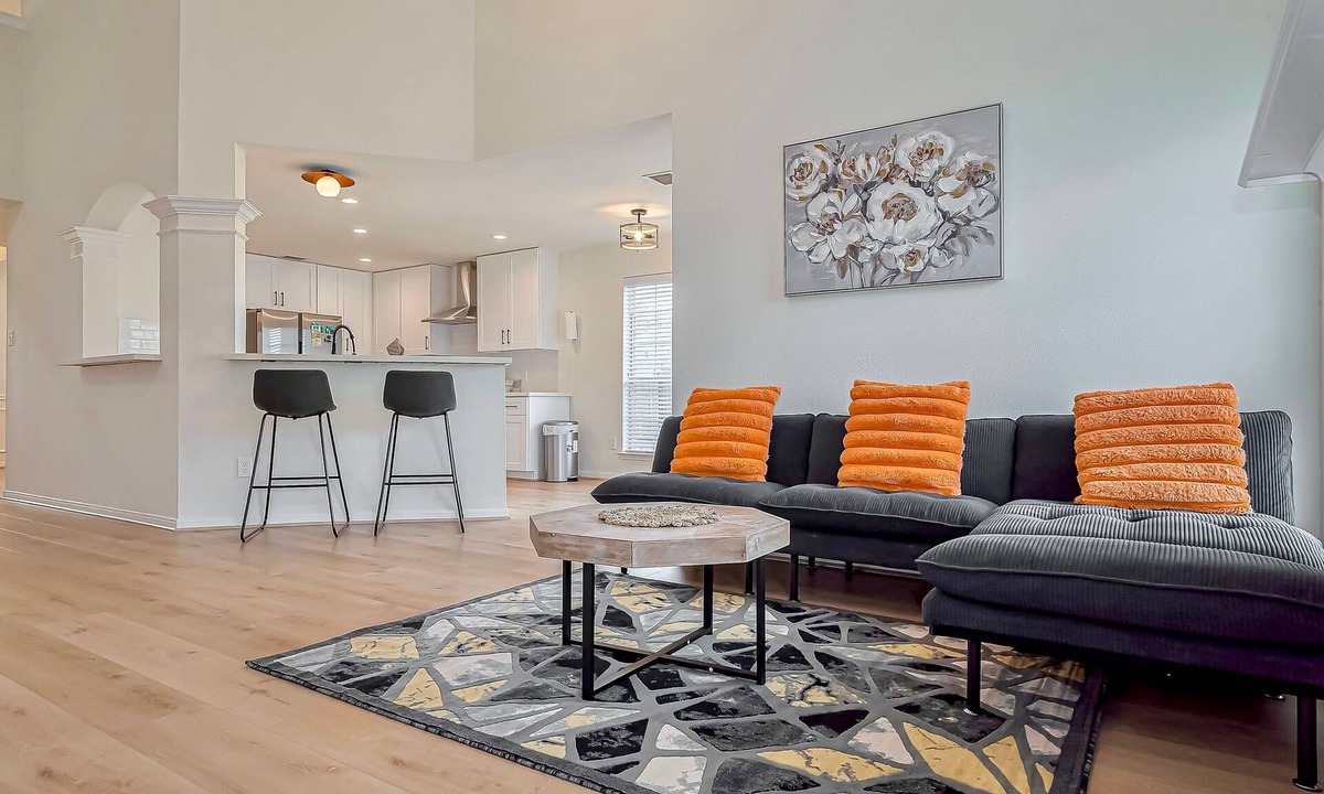 Katy House | Charming 4-bedroom Park House in Katy !
