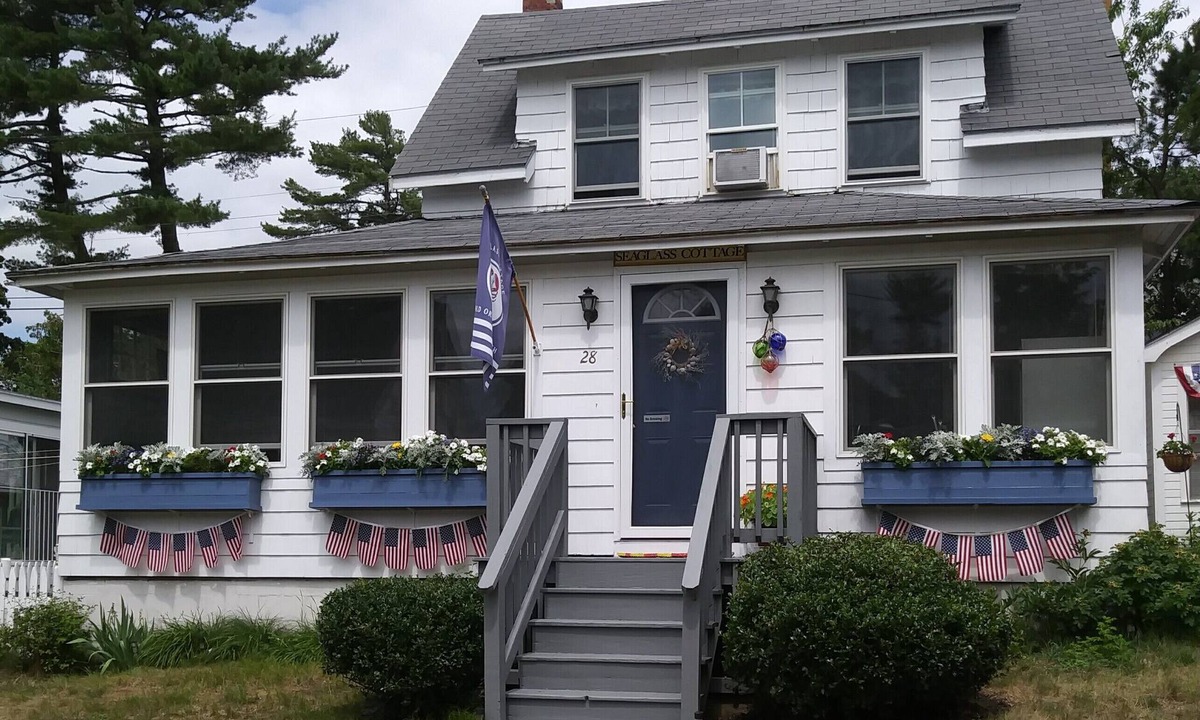 Old Orchard Beach House | Charming Cottage 5 min walk to beach & 8 min. walk to The Pier !