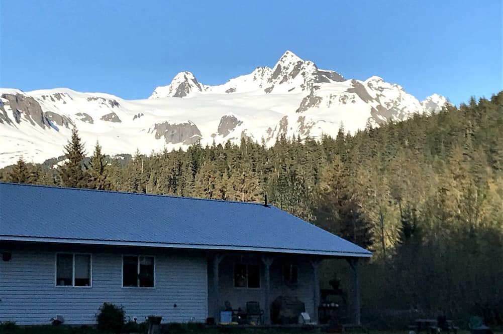 Bear Creek House | Charming Creekside Retreat Near Kenai Fjords in Seward, Alaska