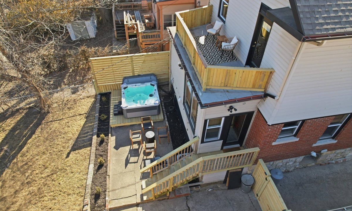 Midtown - Westport House | Charming Historic 1890 House | Hot Tub + Streetcar Access | KC
