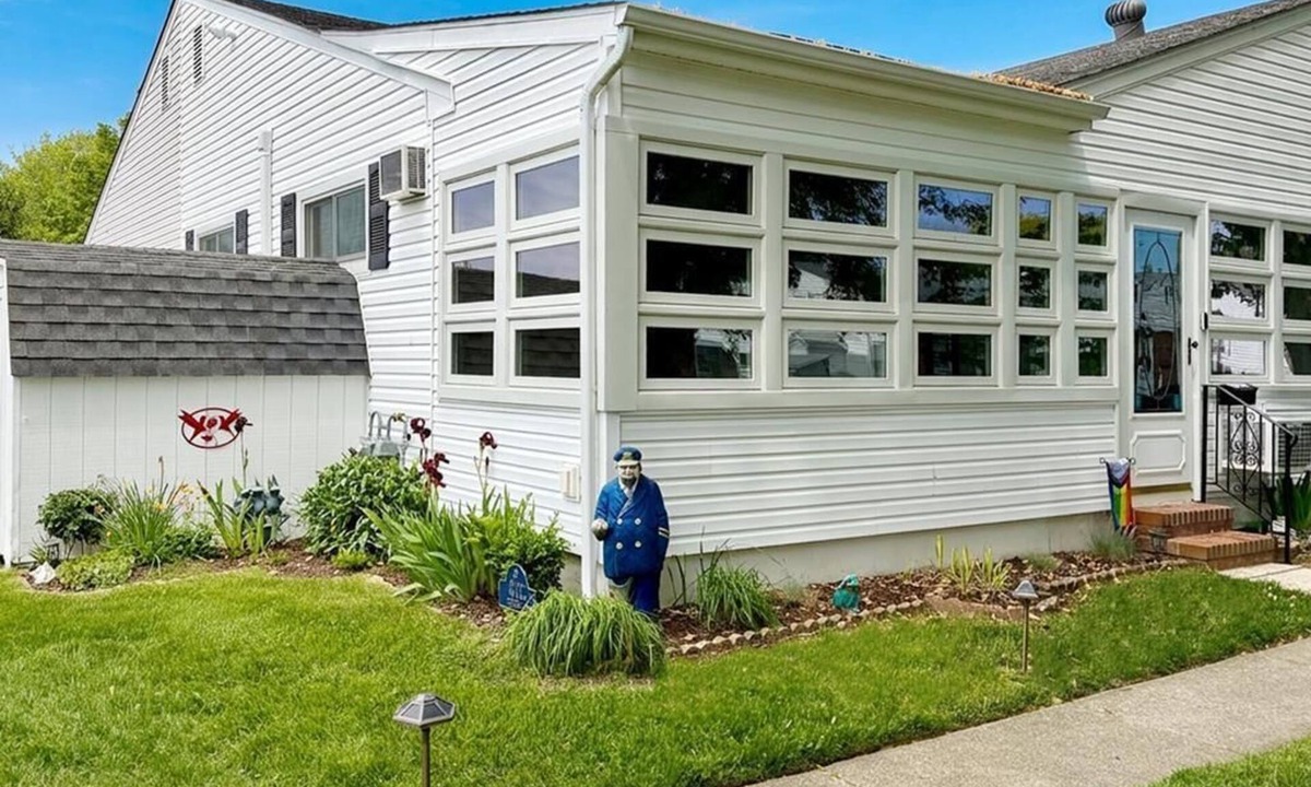 Village Green House | Charming Pet Friendly Quad - Village Green