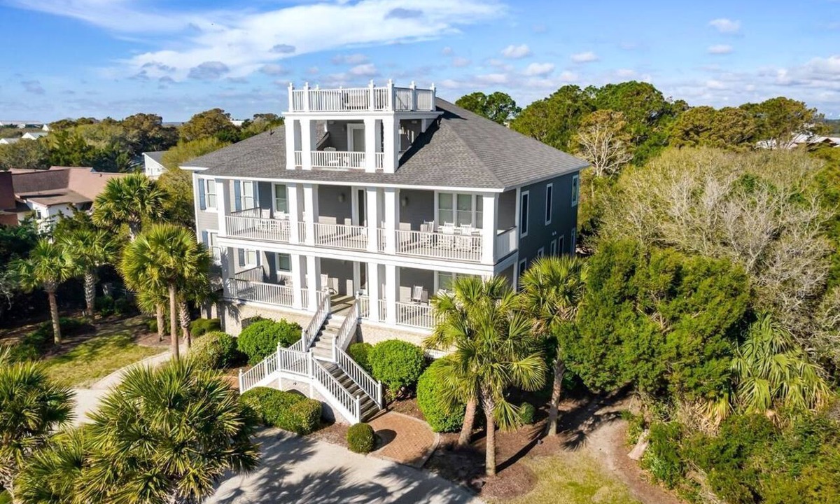 Debordieu Colony House | Cheerful Beach House with Swimming Pool in Georgetown, South Carolina