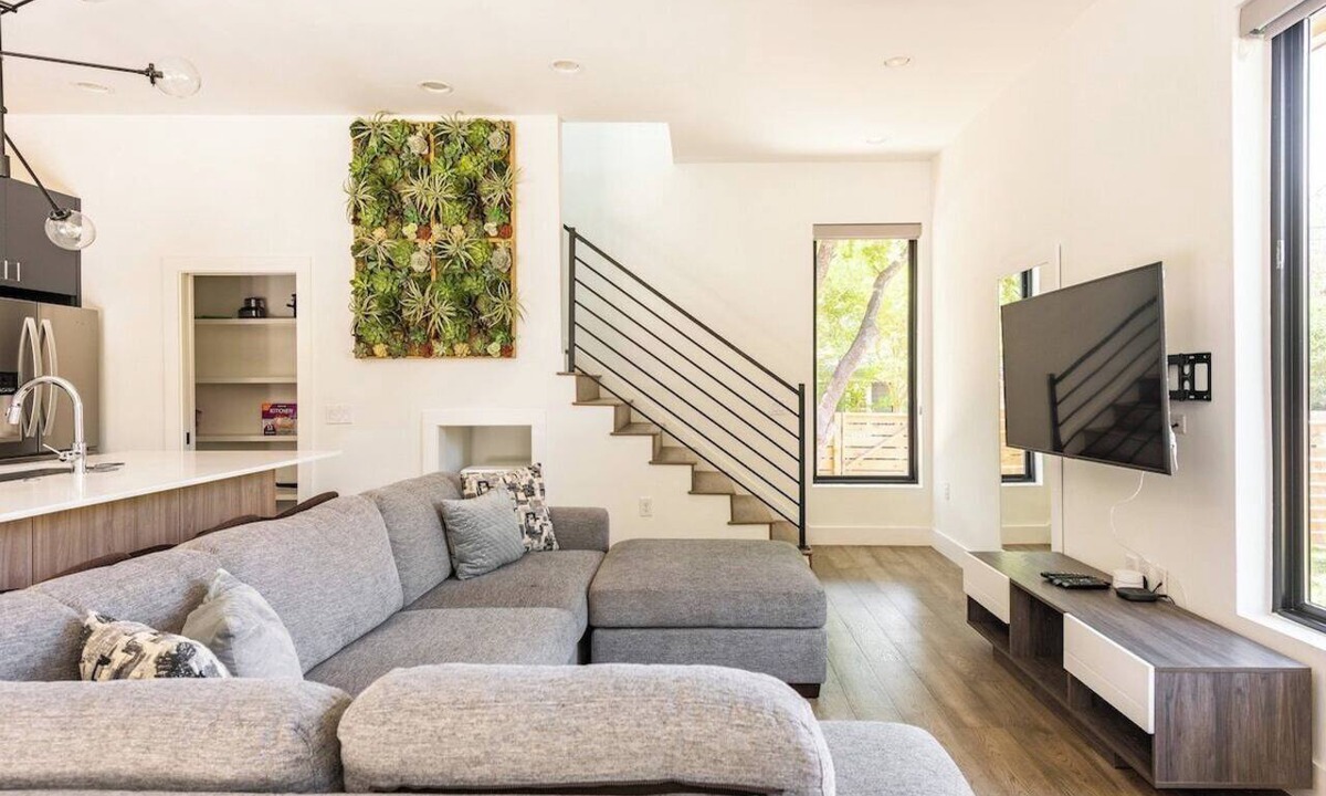 Swede Hill House | Chic & Boutique - Austin Estate | Hot Tub + Game Room *Sleeps 12*