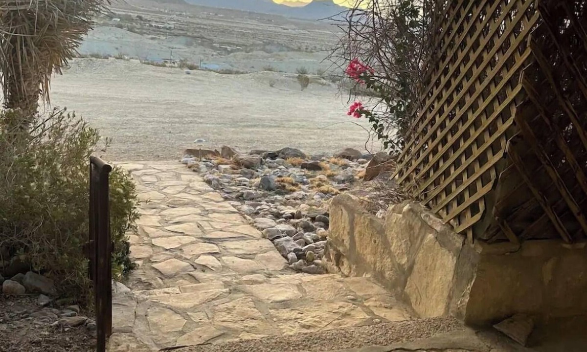 Study Butte-Terlingua Hotel | Chisos Mining Co Motel