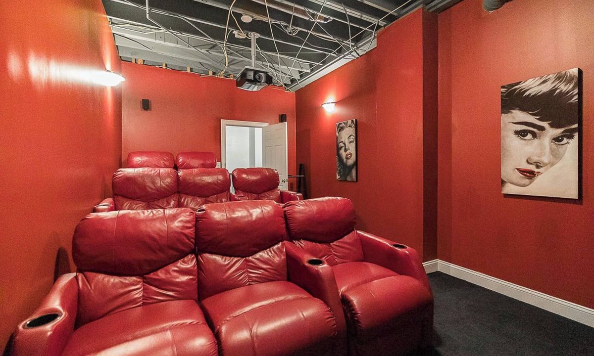 Athens House | Classic City Retreat In Five Points Athens GA Sleeps 15 Walkable Hot tub