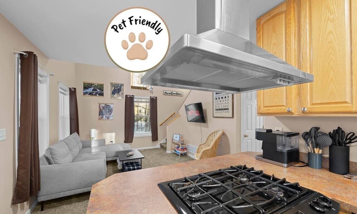 Fishhook Cabin | Clean & Cozy | Pet Friendly Cabin at Hatcher Pass