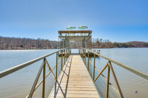 Seneca House | Clemson Game Day Retreat on Lake Hartwell