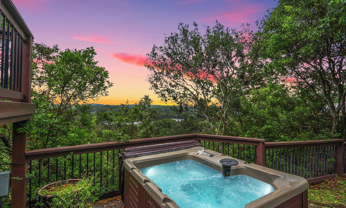 Gruene House | Clutter Falls Retreat with Two Homes, Hot Tubs & Guadalupe River Views