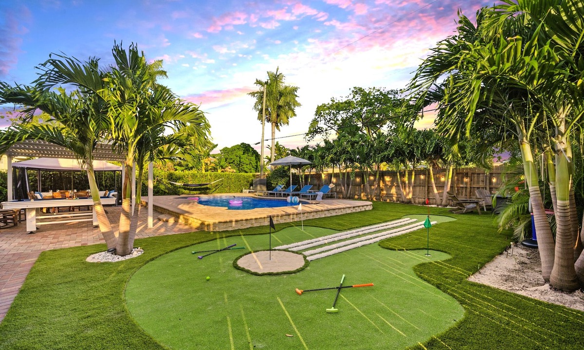 South Lake House | Coastal Dream Resort/4 Bed rooms/Mini Golf/Game Room/Htd Pool/BBQ