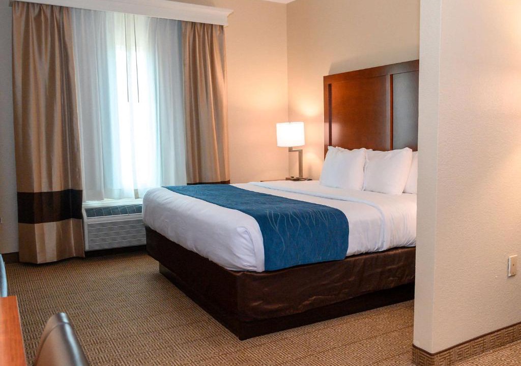 Charleston Hotel | Comfort Inn & Suites Patriots Point