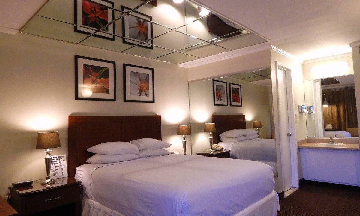 Commack Hotel | Commack Inn