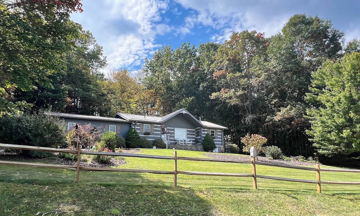 Jefferson Cabin | Cooler Temps, Better Memories - Cabin w/Mtn Views, Firepit, & Pet Friendly!