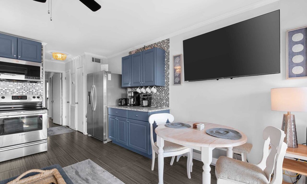 Folly Field Condo | Couples Retreat with Modern Vibes. Ocean Views from Balcony. King Bed - C353