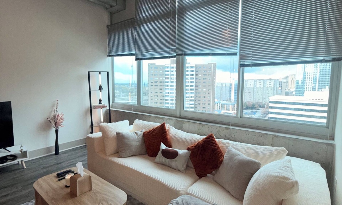 Peachtree Center Apartment | Cozy 1-bedroom apartment with AC in beautiful Atlanta