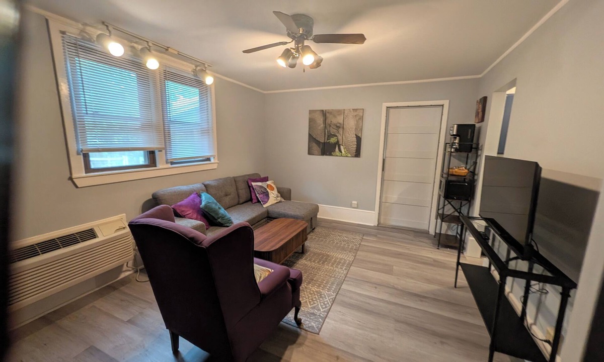 Heritage Apartment | Cozy 1-bedroom studio in historic San Marcos blocks from downtown