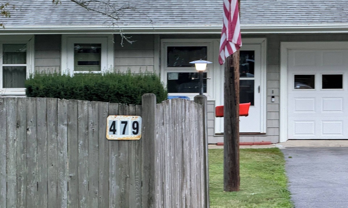 Lake Pearl House | Cozy 3-bedroom house in Wrentham and 3 car parking. 5.7 miles to Boston Stadium