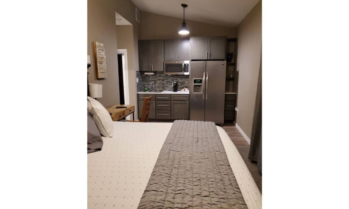 Comfort Apartment | Cozy Comfortable Studio Suite 5
