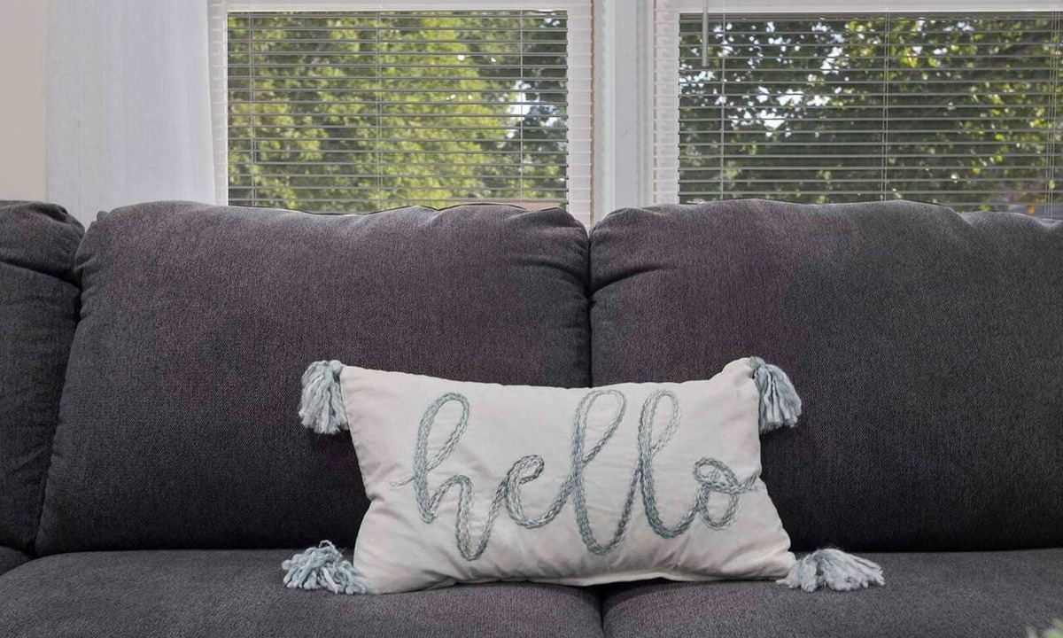 Lee's Summit House | Cozy Home King Beds, Fenced Yard | Sleeps 6