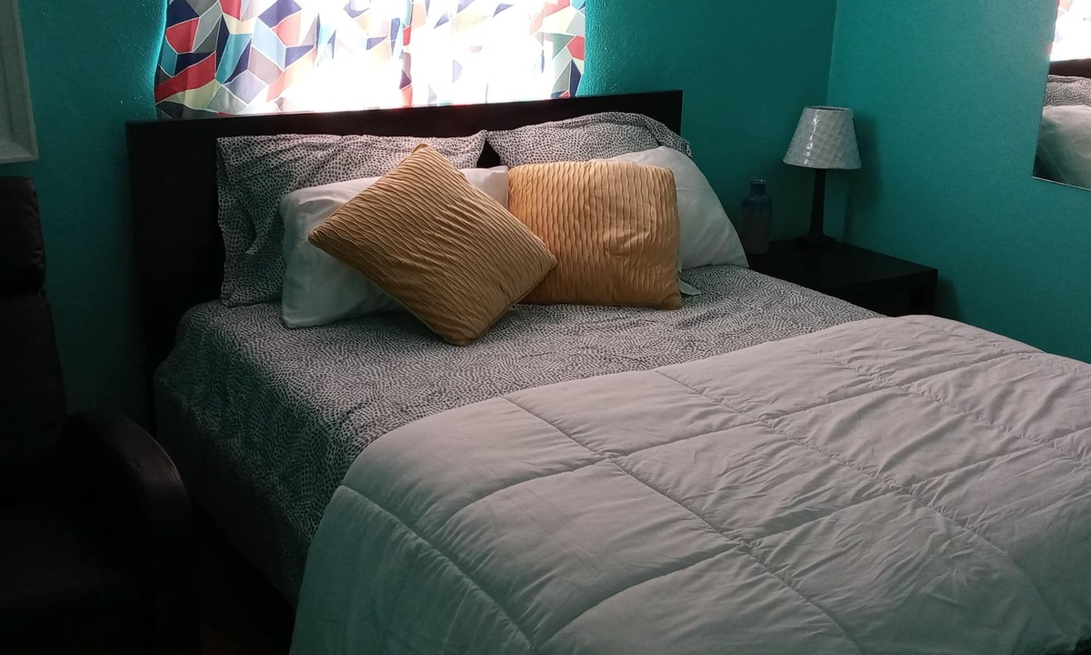 St. Louis House | Cozy, quiet comfortable, , close to air port, zoo,mall,resterant