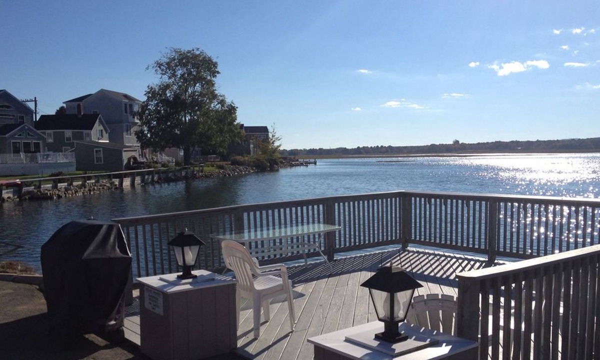 Wells Beach Condo | Cozy Riverside Studio Condo Two Minute Walk To Wells Beach