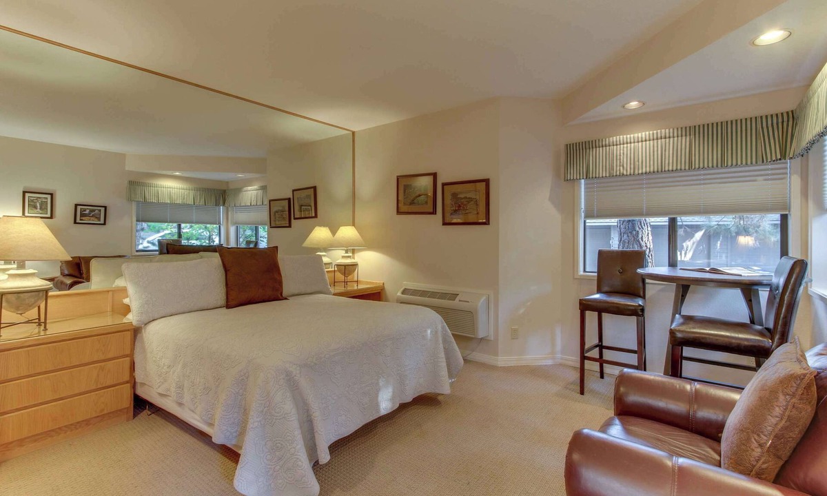Century West Apartment | Cozy studio condo with free WiFi, shared pool & near river