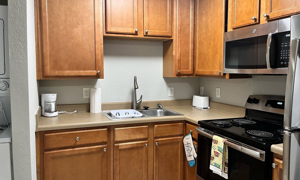 Villa Heights House | Cozy Townhome by Plaza Midwood/Noda/Lightrail, 10 min drive uptown