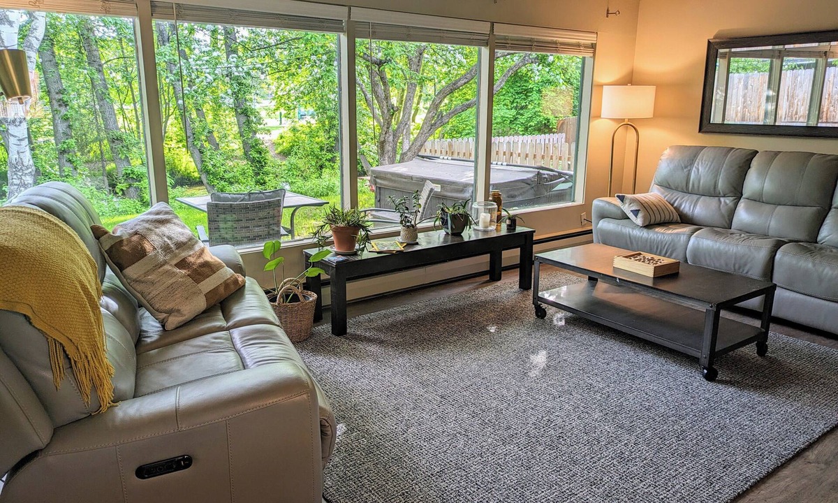 Downtown Anchorage House | Creekside Relaxation near park, downtown, and trails! Hot tub & lots of space