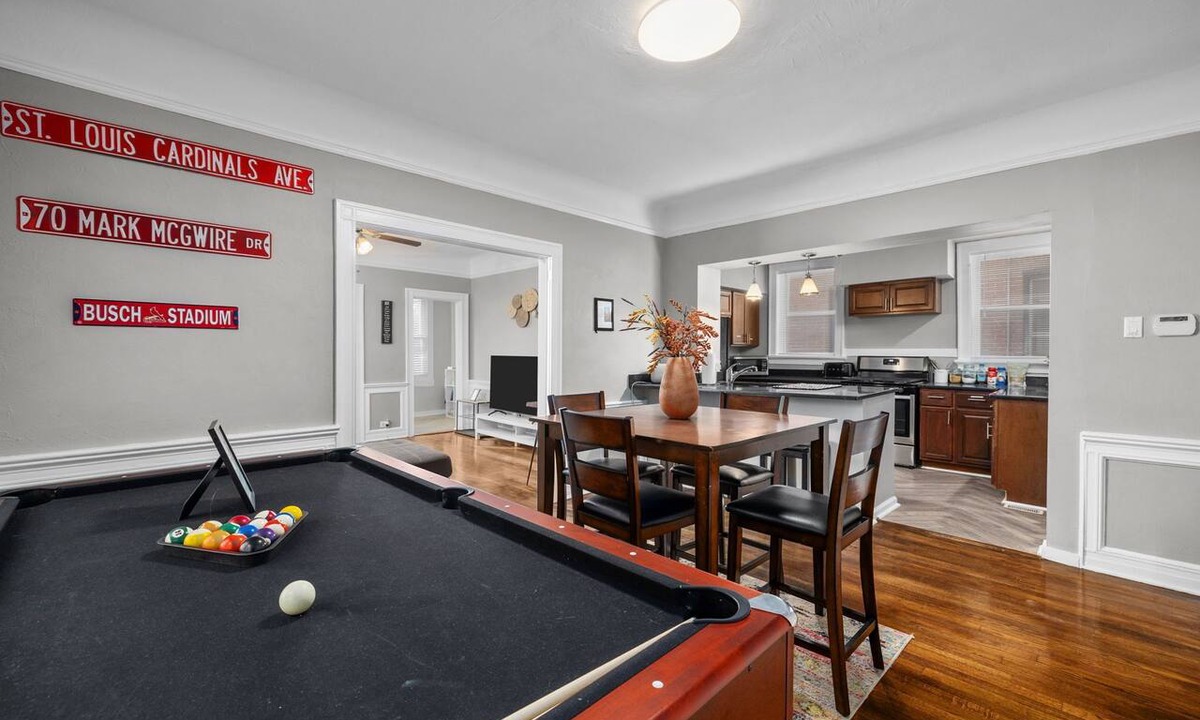 St. Louis Apartment | Delmar Dreams: Boutique Stay by Forest Park!