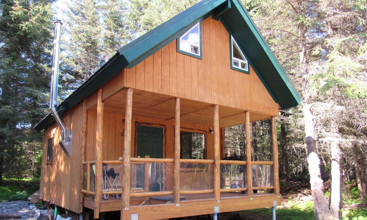 Anchor Point Cabin | Does the mention of Alaska draw your curiosity?