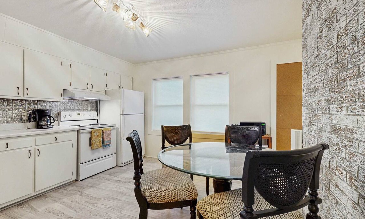 Horse Shoe House | Dog-friendly farm cottage with patio, walk to dining & Ecusta Trail, ac