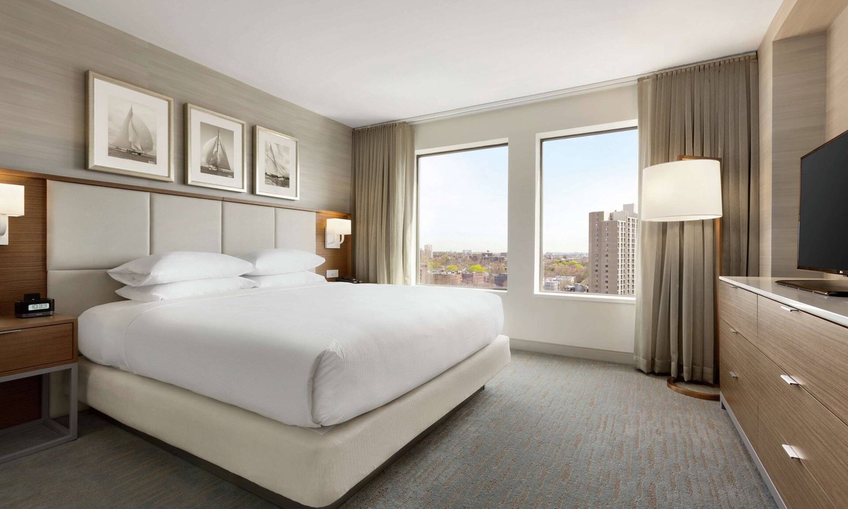 Allston Hotel | DoubleTree Suites by Hilton Hotel Boston - Cambridge