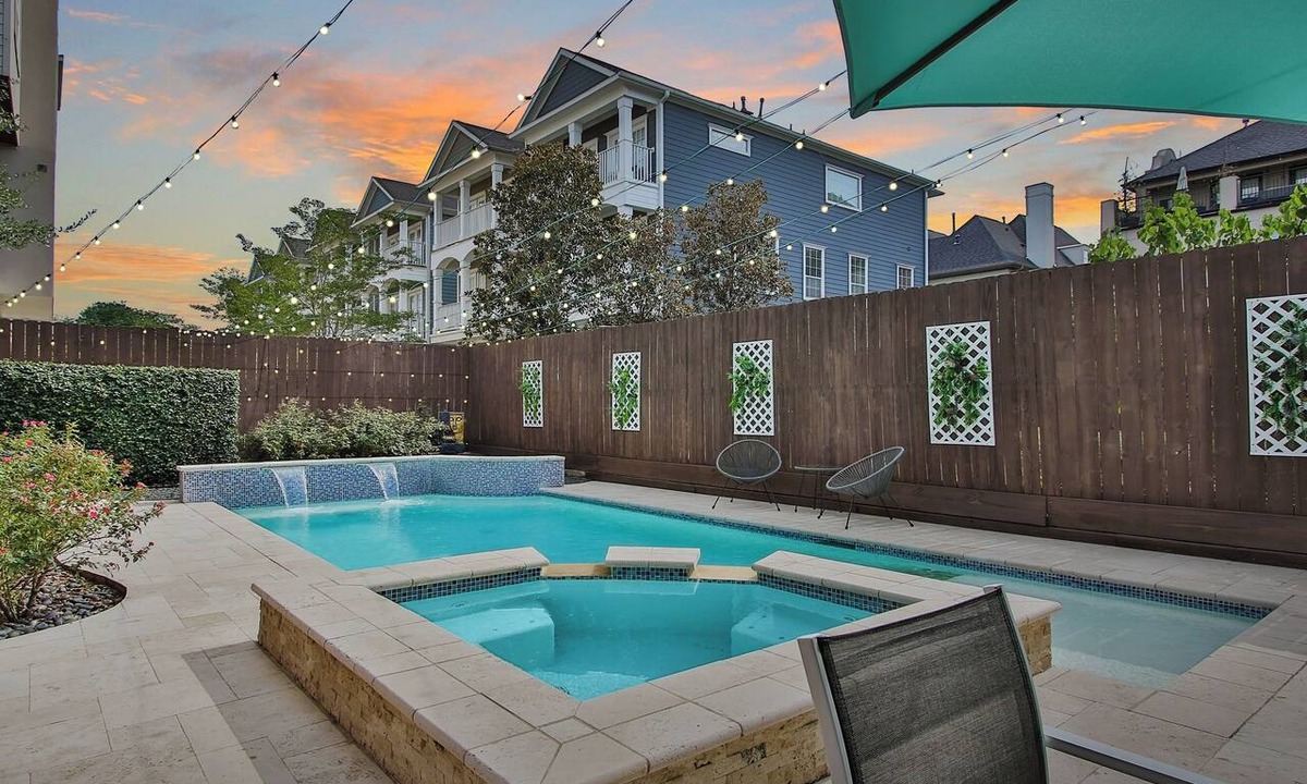Shady Acres House | Downtown Houston-Private Pool, Hot Tub & Game Room