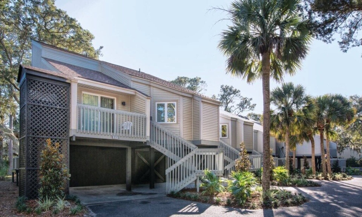 Ocean Ridge Condo | Edisto Island | Beach Weekend w/Friends | Pool + Beach | 3BR Sleeps 10