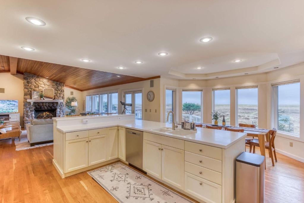 Gearhart House | Elk Ridge - Lux oceanfront family retreat
