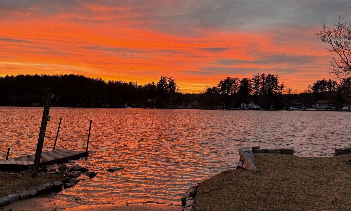 Winnisquam House | Enjoy Late August/Fall Foliage Newer contemporary home w/dock Lake Winnesquam