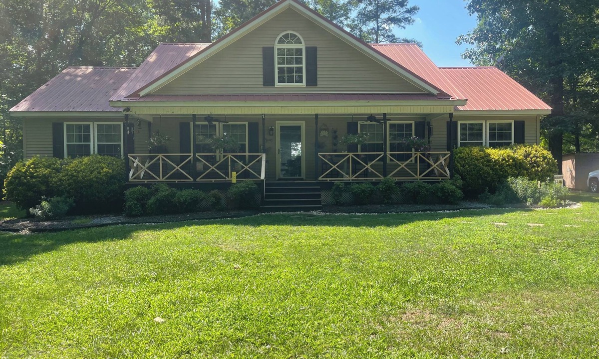 Rock Hill House | Fabulous 4-bedroom farmhouse located in charming Rock Hill-3 minutes from I-77!