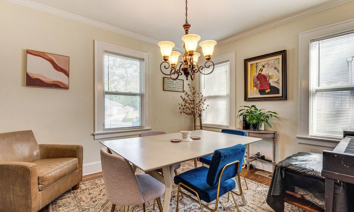 Hapeville House | Family Home w/Large Yard, Near Mercedes-Benz!