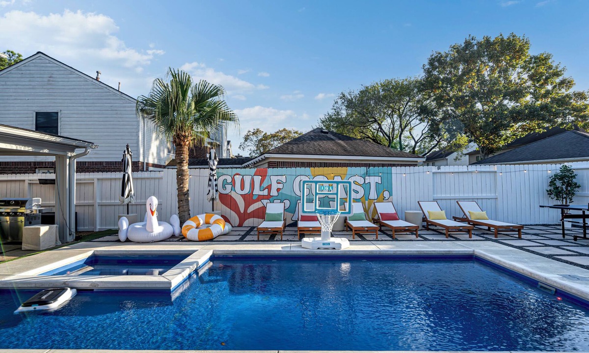 South Shore Harbour House | Family Luxury Villa w/Pool & Game Room Pet OK