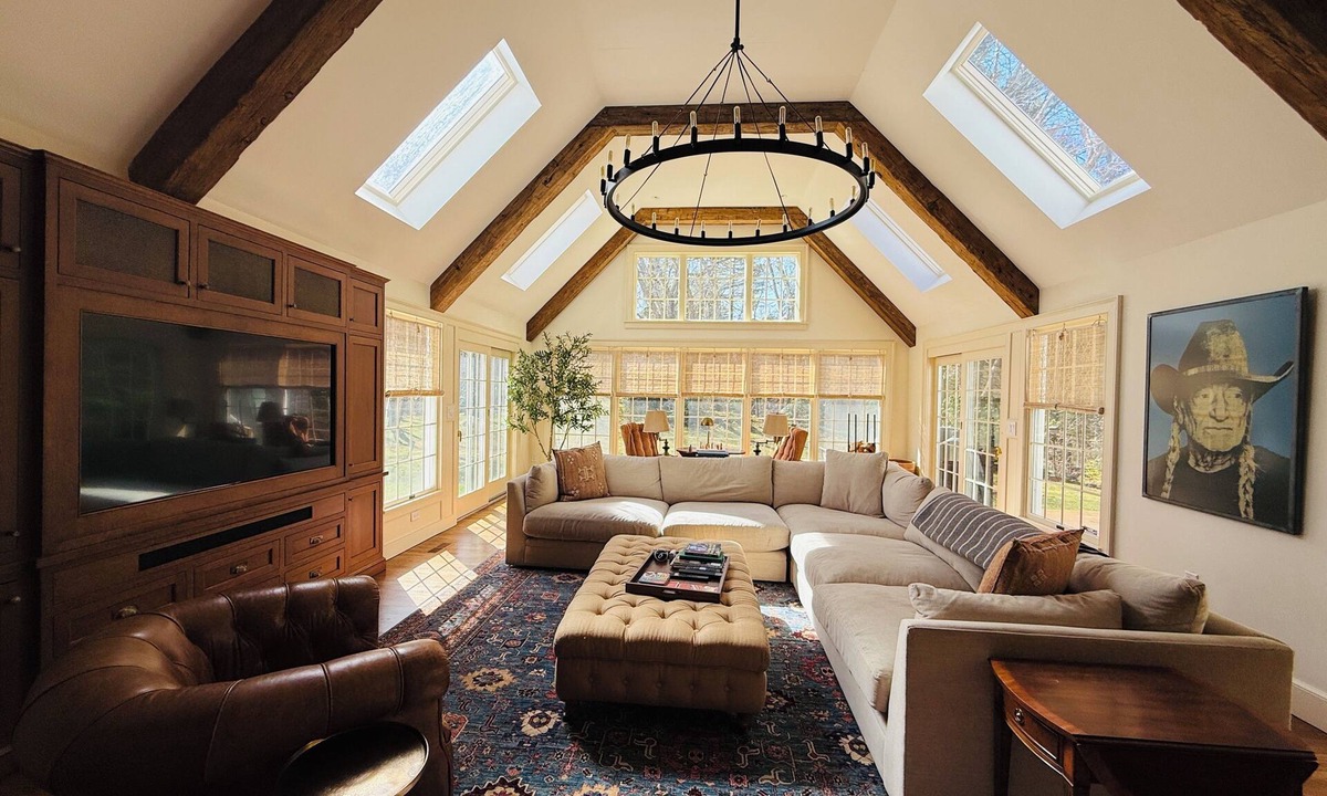 Sherborn House | FIFA! Luxury, private custom home w/indoor hoops, sauna, close to stadium