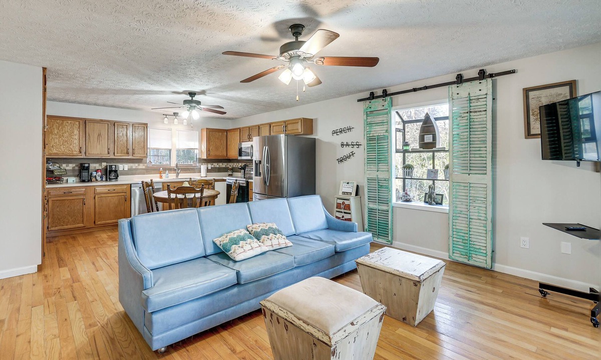 Eatonton House | Fish & Swim Off the Dock: Lake Sinclair Family Gem