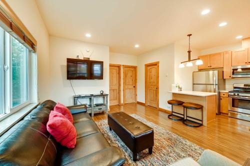 Ridgeway House | Fisherman’s Cabin in Soldotna Near Kenai River!