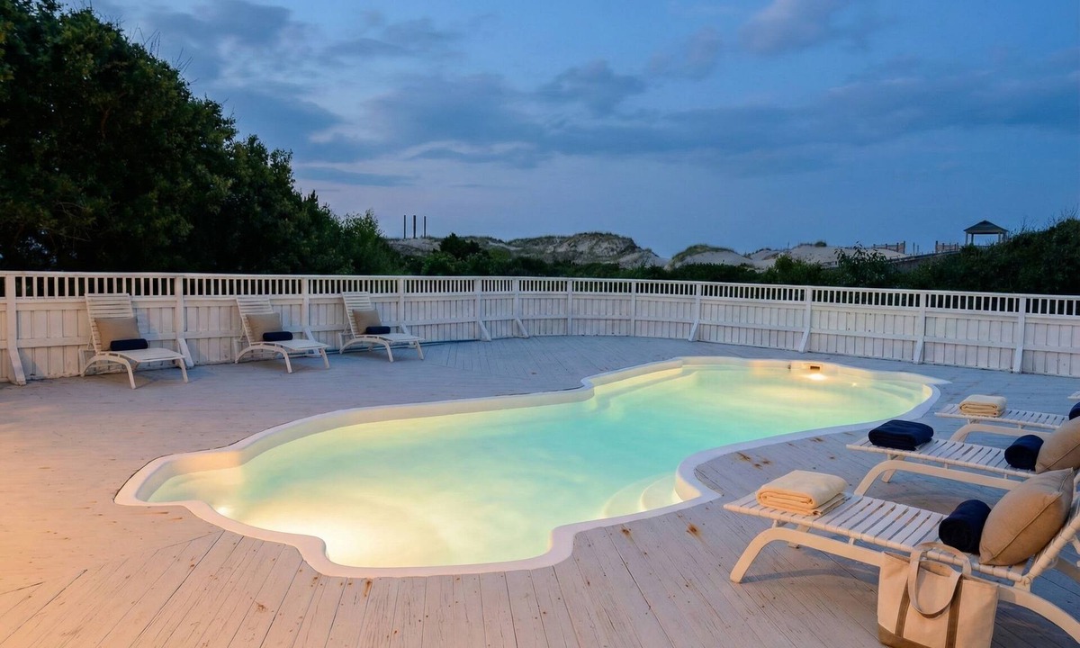 Corolla House | Fitzgerald Estate | Sleeps 30 | Weddings & Retreats | Oceanfront OBX