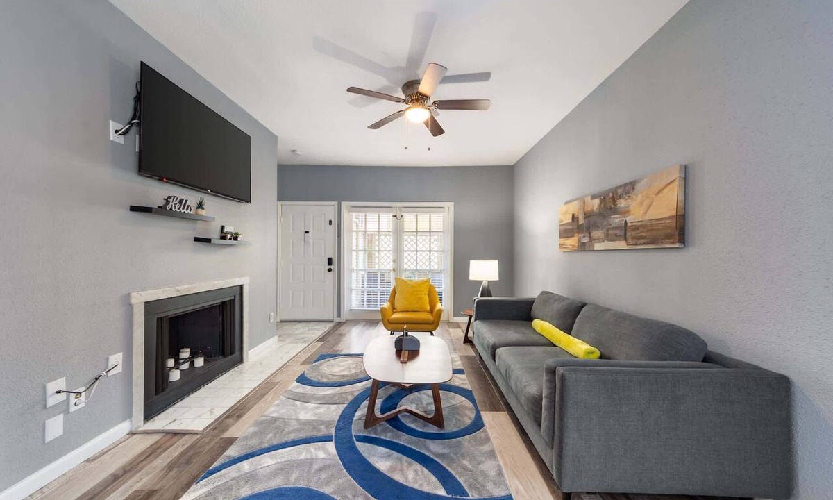 Astrodome House | Gated 2BR Townhouse, Pool & Patio/Near Museums