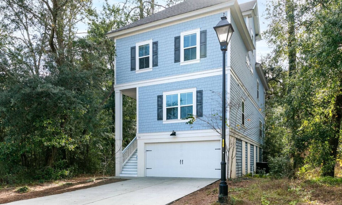 Folly Field House | Gated community, close to beach, heated pool, golf cart for rent