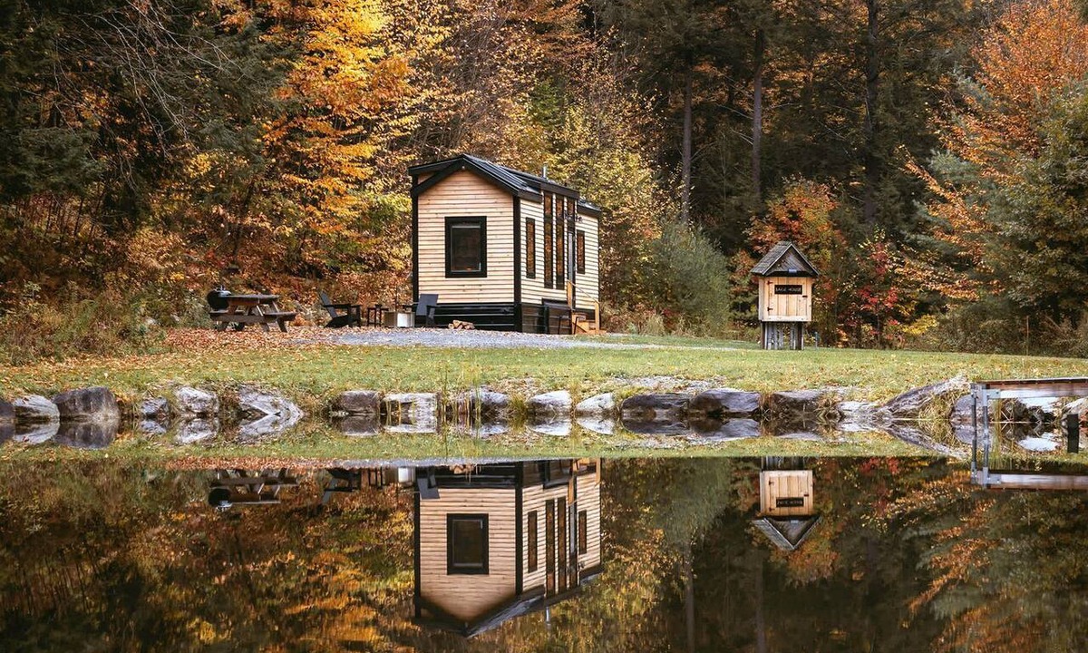 Chester Cabin | Gorgeous Cedar Tiny House for a Unique Pet-Friendly Getaway in Chester, Vermont