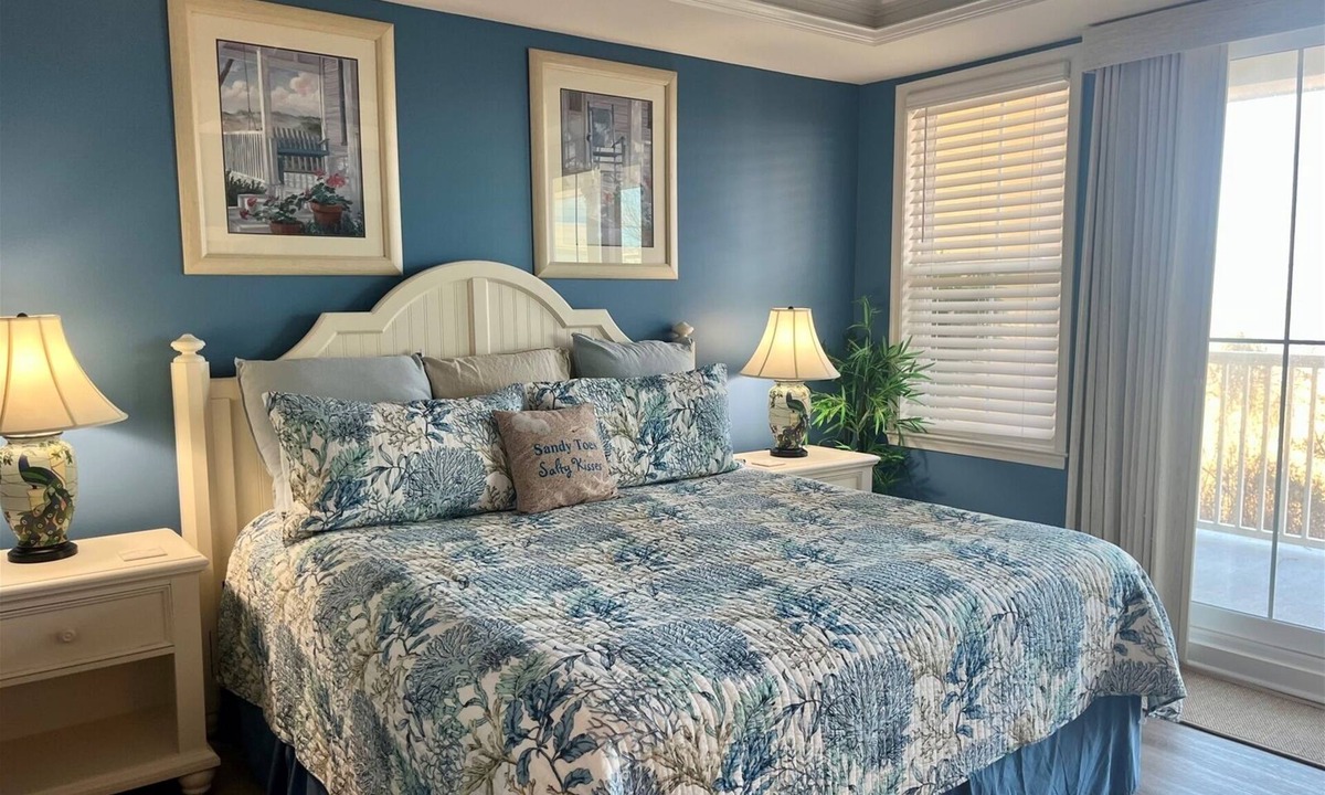 Sunset Island Condo | Gorgeous Sunset Island condo, 2 Pools, FREE Linens & Towels!
