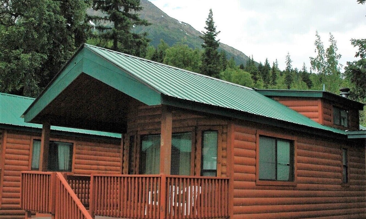 Cooper Landing Cabin | Gwin's Lodge Spruce Chalet #7