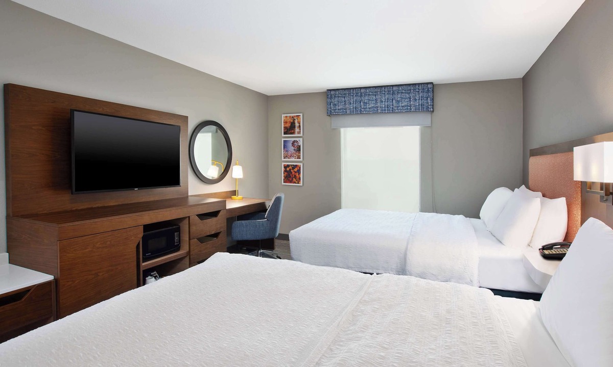 Clinton Hotel | Hampton Inn Clinton, IA