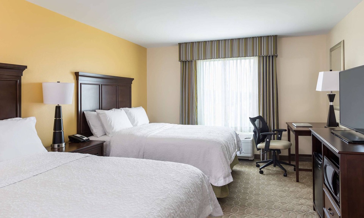 North Wales Hotel | Hampton Inn & Suites Philadelphia Montgomeryville