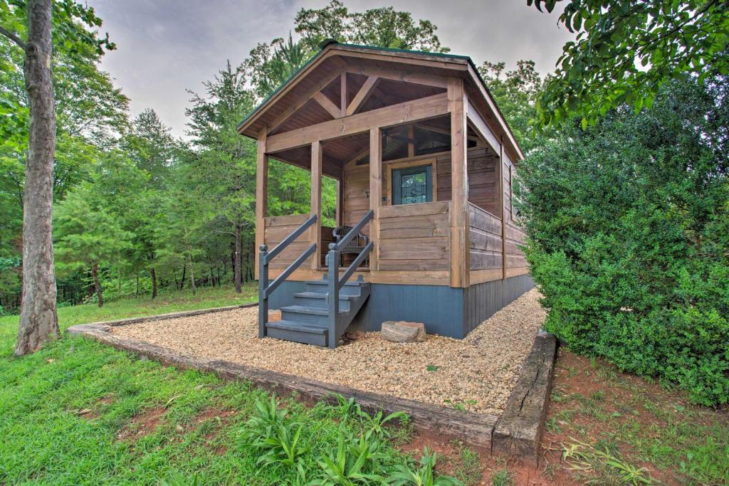 Mill Spring House | Hike, Sip & Unwind! Mill Spring Cabin Near Winery